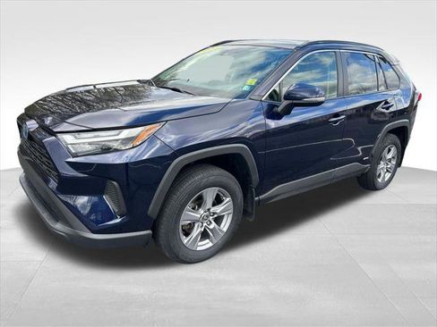Certified 2022 Toyota RAV4 XLE w/ Convenience Package AWD/4WD image 1
