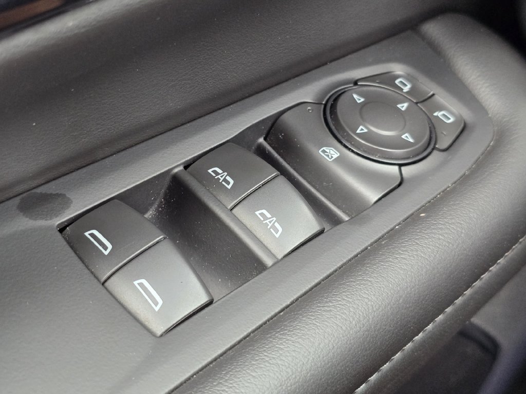 Used 2025 Chevrolet Tahoe Z71 AWD/4WD image 30