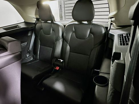 Used 2021 Volvo XC90 T5 Momentum w/ Protection Package Premier image 27