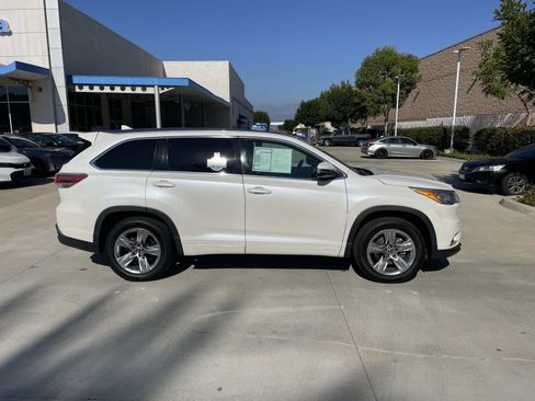 Used 2016 Toyota Highlander Limited image 26