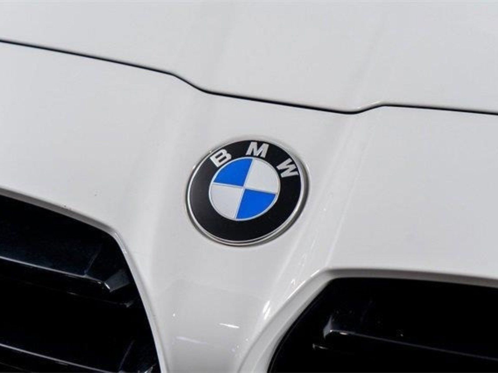 Used 2025 BMW M4 Coupe RWD image 25
