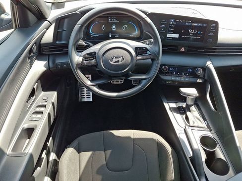 Used 2025 Hyundai Elantra Sport FWD image 12