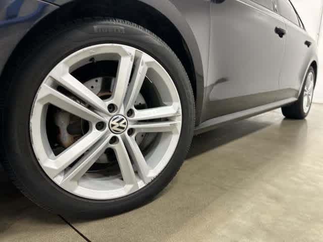 Used 2019 Volkswagen Passat 2.0T Wolfsburg w/ Wheels & Sunroof Package FWD image 28