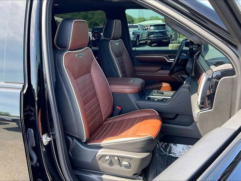 Used 2025 GMC Sierra 2500 Denali Ultimate image 32