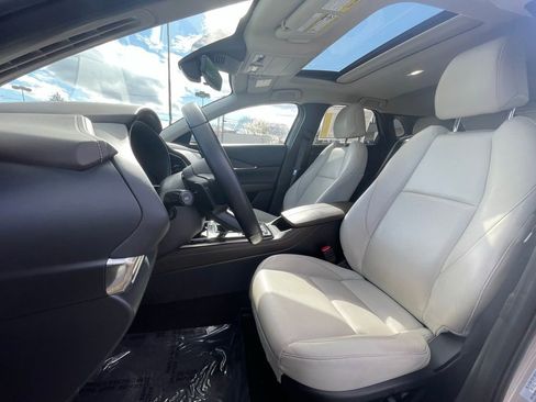 Used 2022 MAZDA CX-30 AWD 2.5 S w/ Premium Package image 19