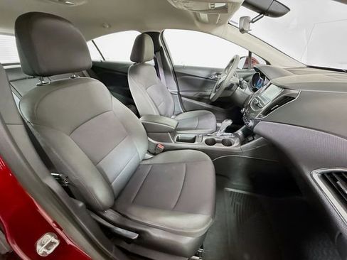 Used 2017 Chevrolet Cruze LT w/ Convenience Package FWD image 27