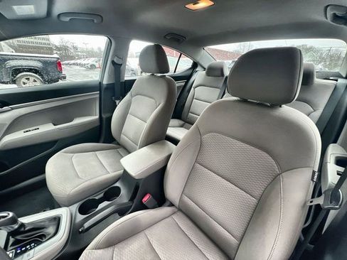 Used 2020 Hyundai Elantra SE w/ Cargo Package (C1) image 15