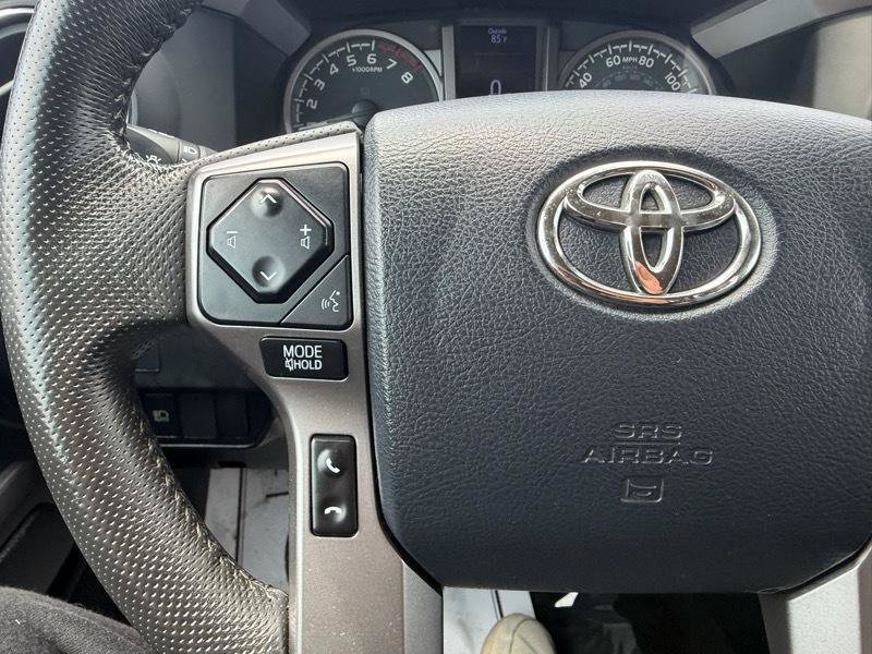Used 2020 Toyota Tacoma SR5 AWD/4WD image 46