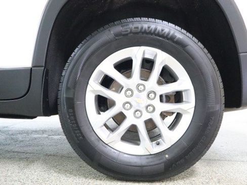 Used 2020 Chevrolet Traverse LT FWD image 24
