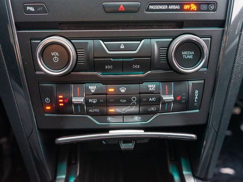 Used 2017 Ford Explorer XLT w/ Equipment Group 202A image 24