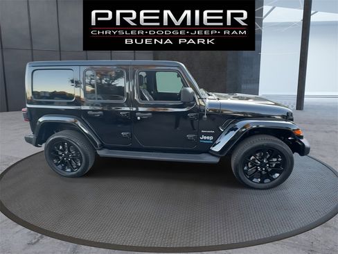 Used 2021 Jeep Wrangler Unlimited Sahara w/ Cold Weather Group image 9