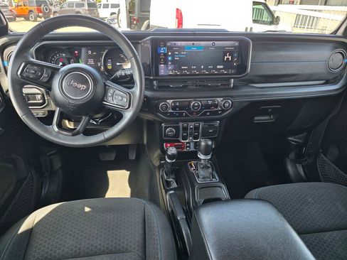 Certified 2024 Jeep Wrangler Unlimited Rubicon 4xe AWD/4WD image 18