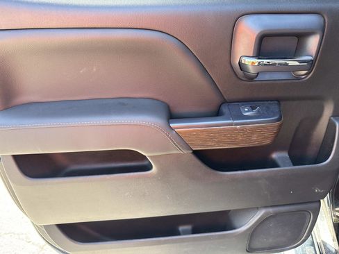 Used 2019 GMC Sierra 2500 Denali w/ Duramax Plus Package AWD/4WD image 30