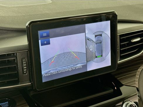 Used 2023 Ford Explorer Limited AWD/4WD image 16