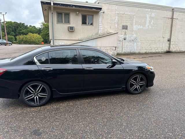 Used 2017 Honda Accord Sport image 30