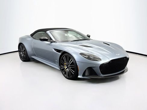 Used 2021 Aston Martin DBS Superleggera Volante image 11