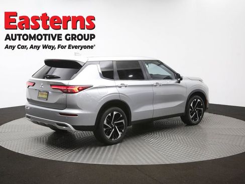 Used 2023 Mitsubishi Outlander SE AWD/4WD image 39