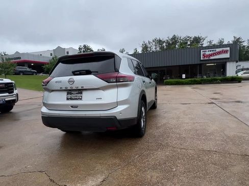 Used 2024 Nissan Rogue S AWD/4WD image 6