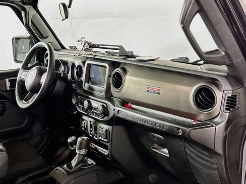 Used 2020 Jeep Wrangler Sport AWD/4WD image 12