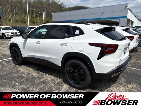 New 2026 Chevrolet Trax ACTIV FWD image 3