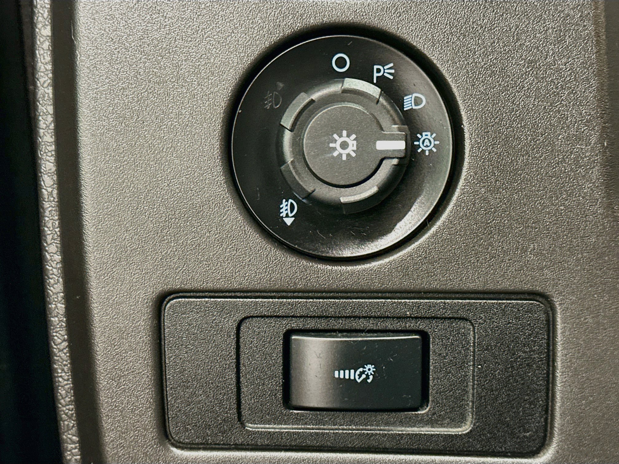 Used 2012 Ford F150 XLT AWD/4WD image 17