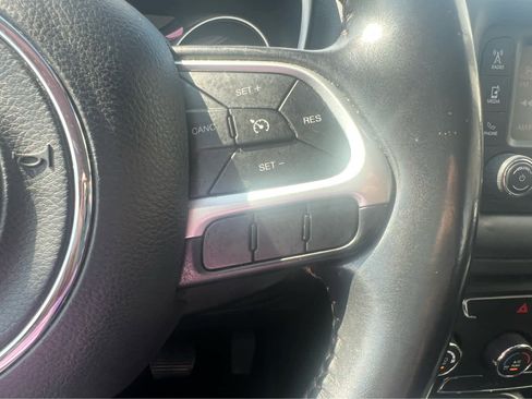 Used 2018 Jeep Compass Latitude image 22