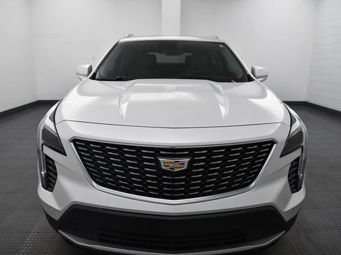 Used 2022 Cadillac XT4 Premium Luxury image 2