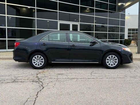 Used 2012 Toyota Camry LE image 2