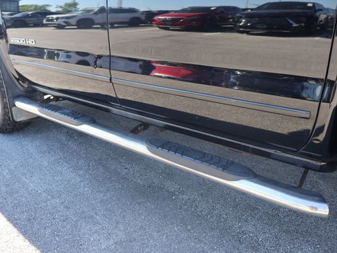 Used 2018 GMC Sierra 2500 SLE w/ SLE Preferred Package AWD/4WD image 22