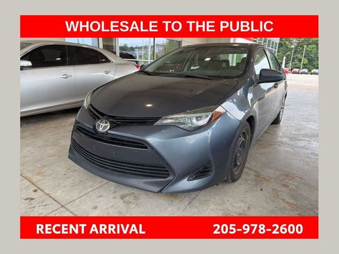 Used 2018 Toyota Corolla LE FWD image 1
