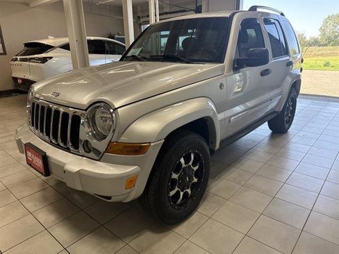 Used 2007 Jeep Liberty Limited image 1