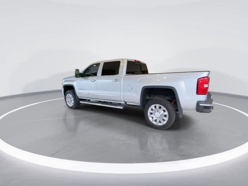 Used 2018 GMC Sierra 2500 Denali w/ Duramax Plus Package image 6