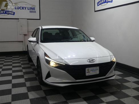 Used 2022 Hyundai Elantra SEL FWD image 5