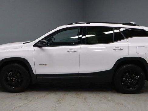 Used 2022 GMC Terrain AT4 w/ Infotainment Package II AWD/4WD image 9