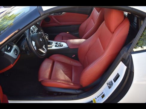 Used 2016 BMW Z4 sDrive28i RWD image 21
