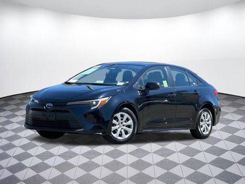 Used 2023 Toyota Corolla LE w/ Carpet Mat Package (TMS) FWD image 1