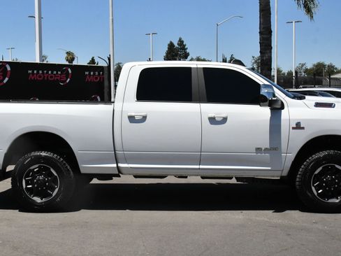 Used 2026 RAM 2500 Laramie AWD/4WD image 9
