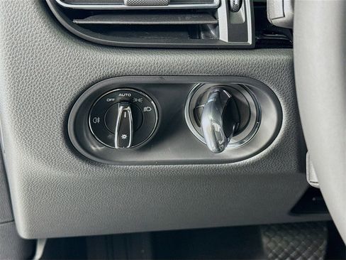 New 2026 Porsche Macan image 14