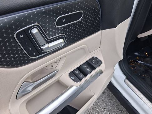 Used 2025 Mercedes-Benz GLB 250 image 16