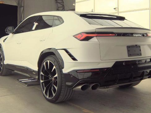 Used 2023 Lamborghini Urus S image 4