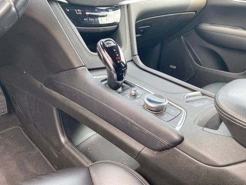 Used 2023 Cadillac XT5 Luxury FWD image 11