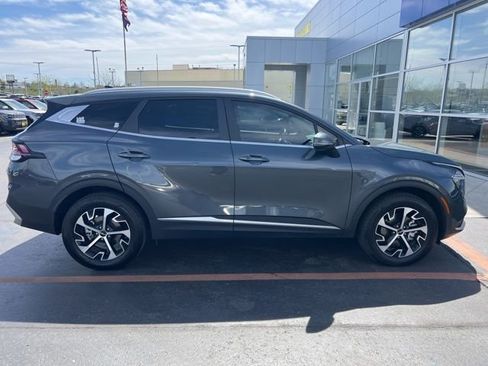 Used 2024 Kia Sportage EX image 5