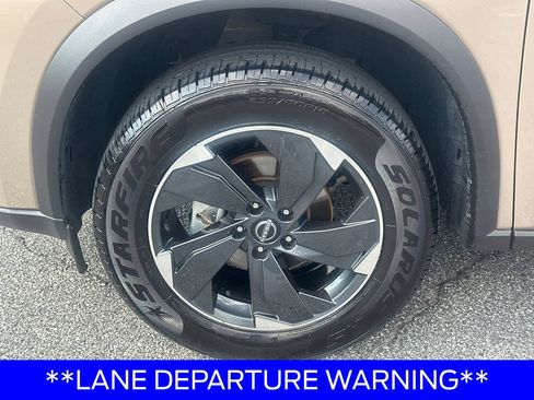 Used 2025 Nissan Rogue SV AWD/4WD image 13