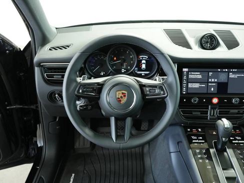 Certified 2025 Porsche Macan AWD/4WD image 13