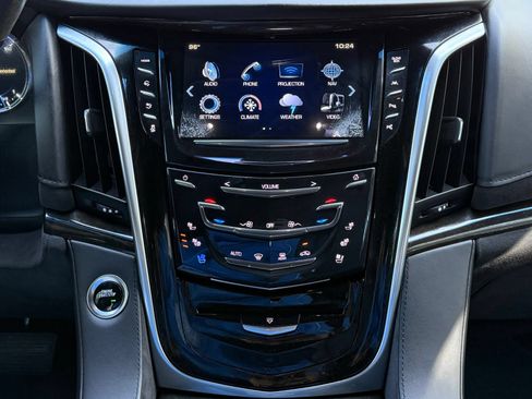 Used 2019 Cadillac Escalade Platinum RWD image 30