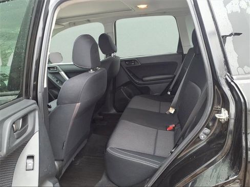 Used 2018 Subaru Forester 2.5i Premium w/ All-Weather Package image 8