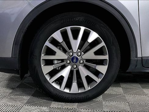 Used 2022 Ford Escape Titanium AWD/4WD image 8