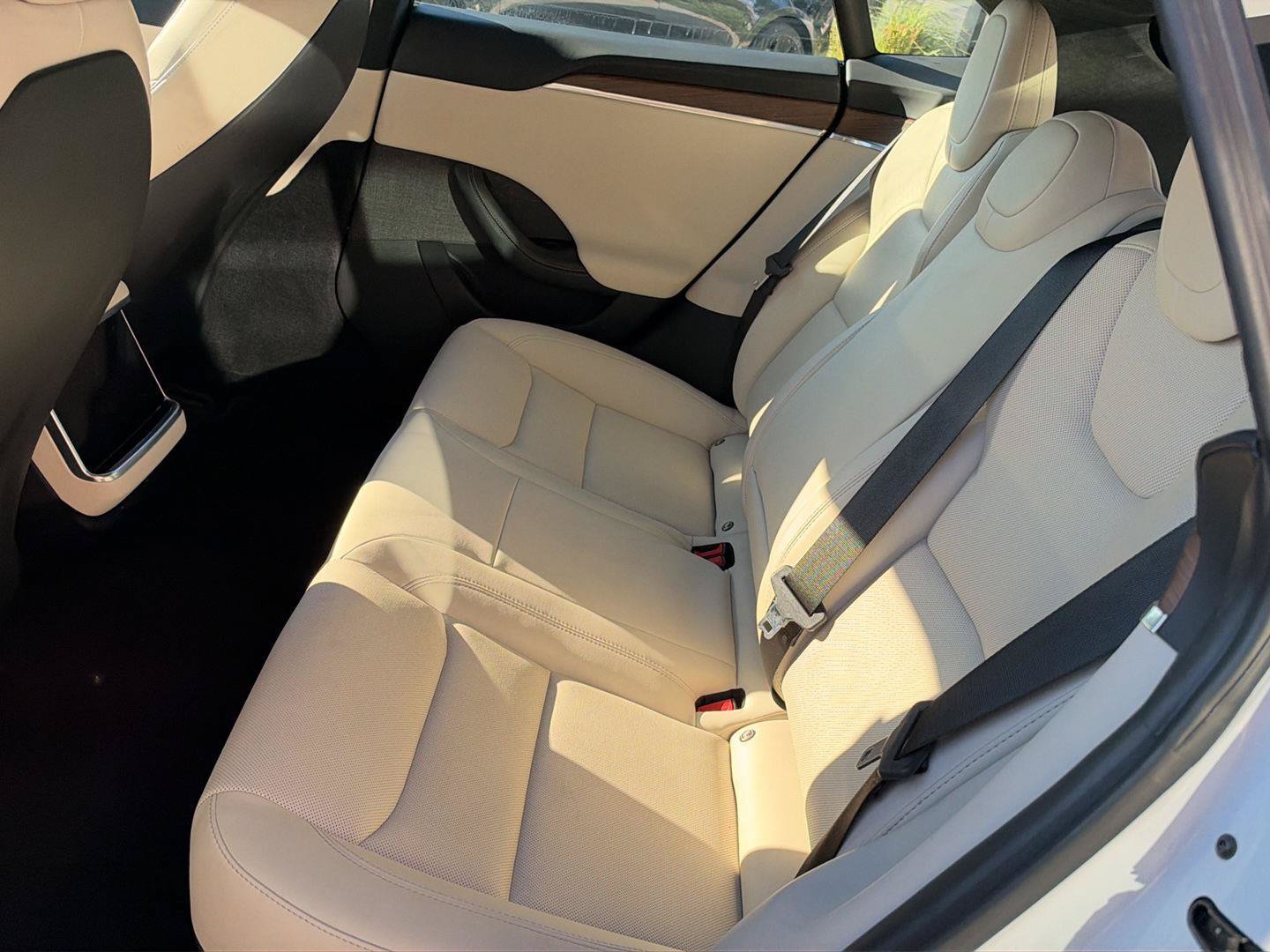 Used 2022 Tesla Model S AWD/4WD image 18