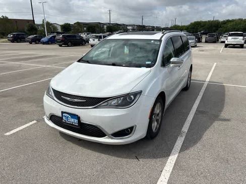 Used 2020 Chrysler Pacifica Limited FWD image 1