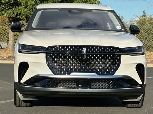 New 2026 Lincoln Nautilus Premier image 11